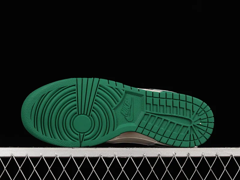 All Categories Nk SB Dunk Series Nk SB Dunk Low Low-top Sneakers Nk SB Dunk Low "Lottery" Heineken Color SB Smashed Backboard Fashion Casual Sneakers DR9654-100